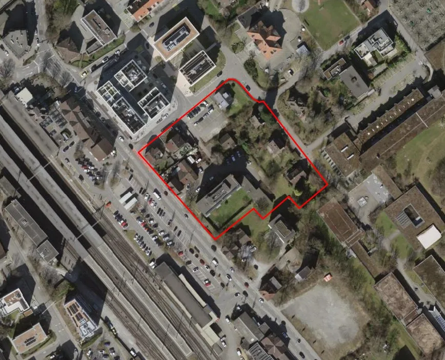 Rot eingerahmt ist das Areal, das der Gestaltungsplan Pestalozzistrasse beim Wetziker Bahnhof abdeckt.